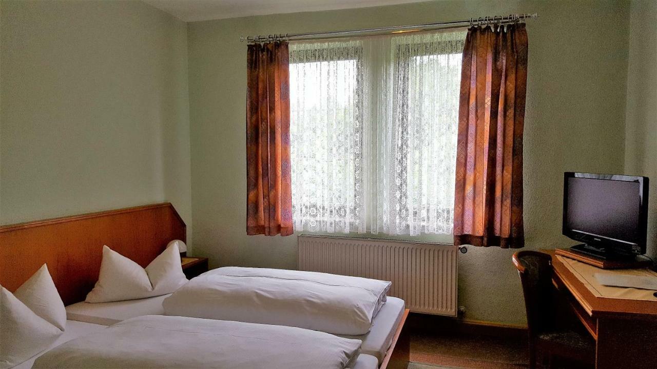 Pension Waldfrieden โวลเคนชไตน์ ภายนอก รูปภาพ