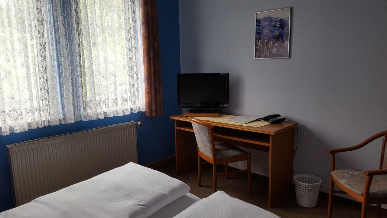 Pension Waldfrieden โวลเคนชไตน์ ภายนอก รูปภาพ