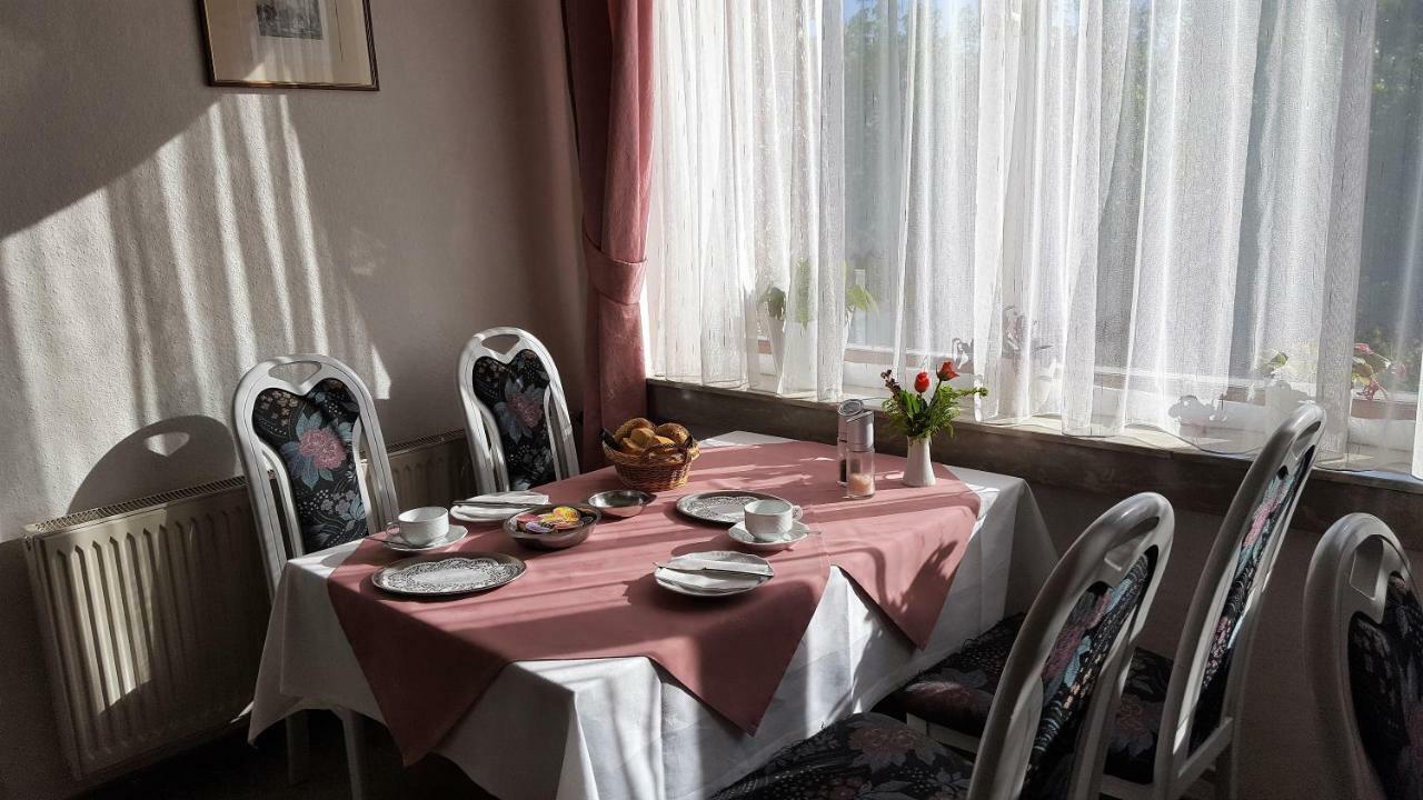 Pension Waldfrieden โวลเคนชไตน์ ภายนอก รูปภาพ